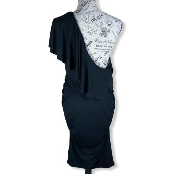 Ingrid & Isabel One Shoulder Ruffle Maternity Dres - Picture 2 of 4